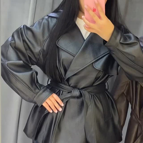 Damen Kurze Kunstleder-Wickeljacke mit Taillengürtel und übergroßem Revers Nord Taschen