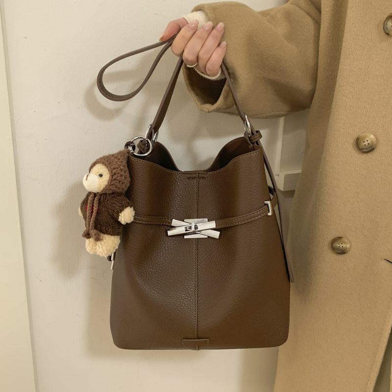 Damen Hobo-Tasche mit elegantem Kettenverschluss und praktischem Innenorganizer Nord Taschen