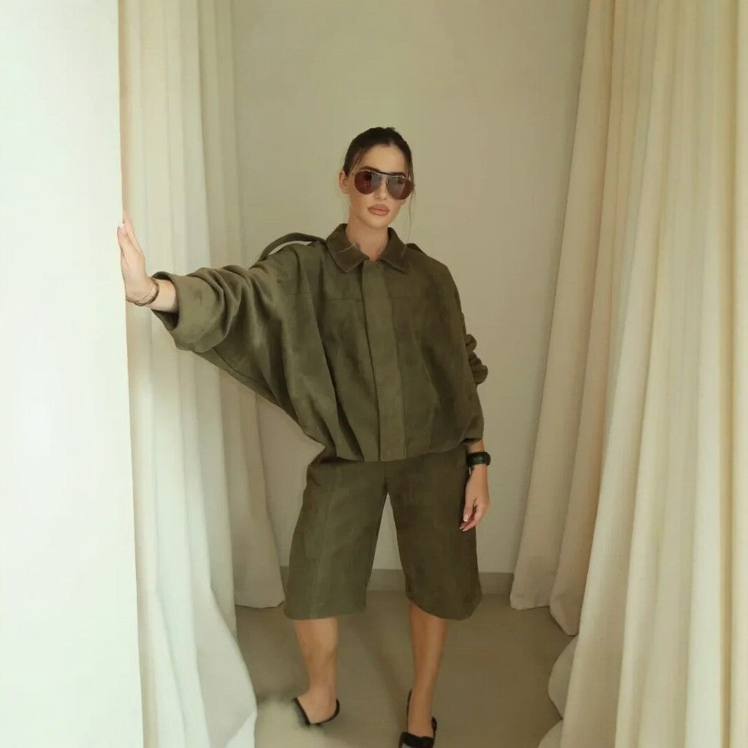 Damen Oversize Cropped Veloursblouson mit Tunnelzug-Bund und Schulterpatten Nord Taschen
