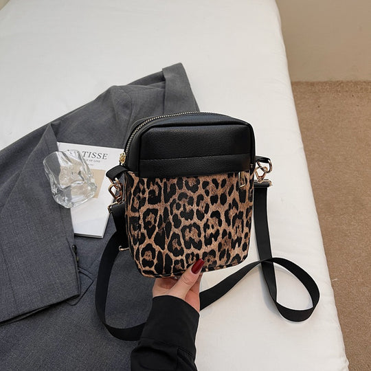 Damen Umhängetasche mit elegantem Leopardenmuster und praktischem Innenraum Nord Taschen