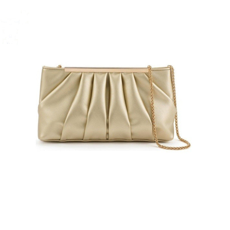 Damen Clutchtasche mit elegantem Faltendesign und schimmernder Oberfläche Nord Taschen