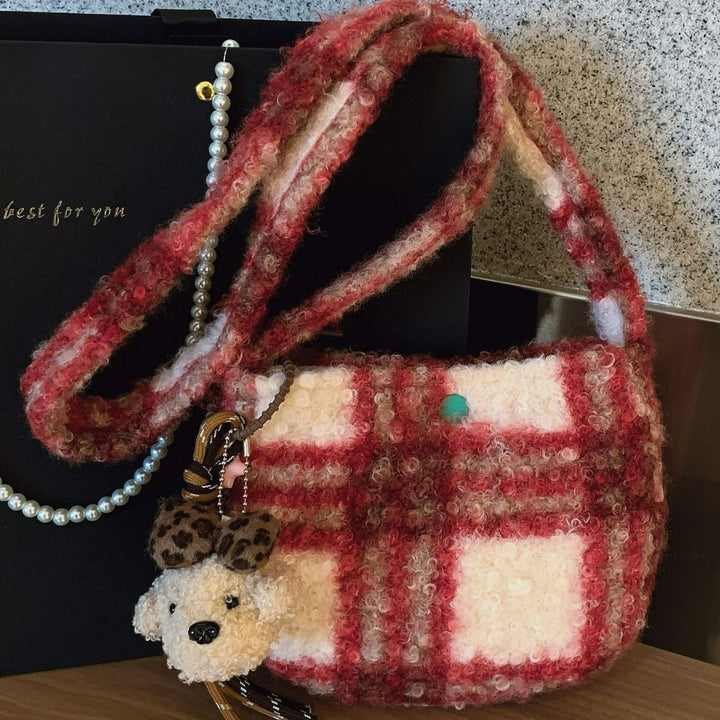 Damen Schultertasche aus weichem Textil mit süßem Tieranhänger Nord Taschen