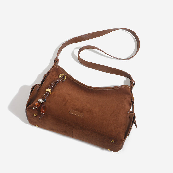 Damen Hobo-Tasche aus hochwertigem Wildleder mit elegantem Kettenanhänger Nord Taschen