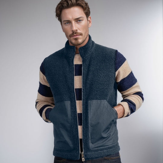 Damen Kurz geschnittene Bouclé-Fleece-Weste mit Stehkragen, Zwei-Wege-Reißverschluss und kontrastierenden Aufsatztaschen Nord Taschen