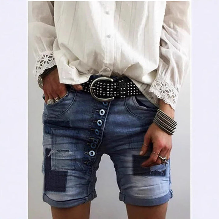Damen modische Denim-Shorts mit funktionalen Taschen und distressed Akzenten