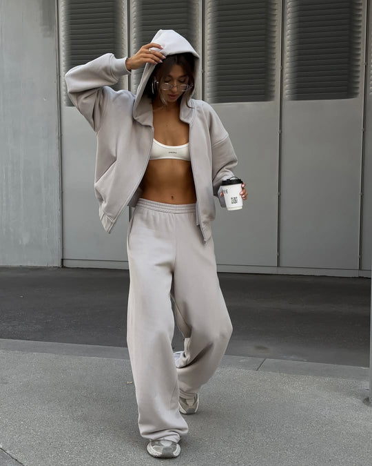 Damen extraweites Relaxed-Fleece-Set mit überlanger Kapuzenzipjacke und fließender Hose mit hohem Bund Nord Taschen