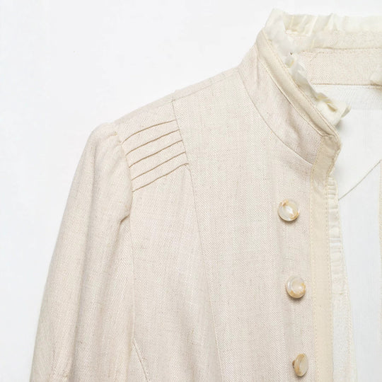 Damen Cropped-Jacke aus Leinenmix mit Stehkragen, Zierknopfleiste und Rüschendetail Nord Taschen