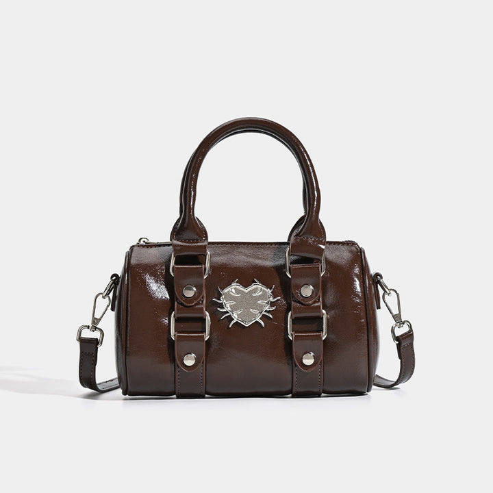 Damen Kunstleder Handtasche mit edler Herzapplikation Nord Taschen