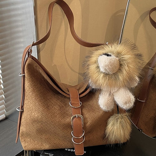 Damen geflochtene Hobo-Tasche aus hochwertigem Kunstleder mit dekorativem Anhänger Nord Taschen
