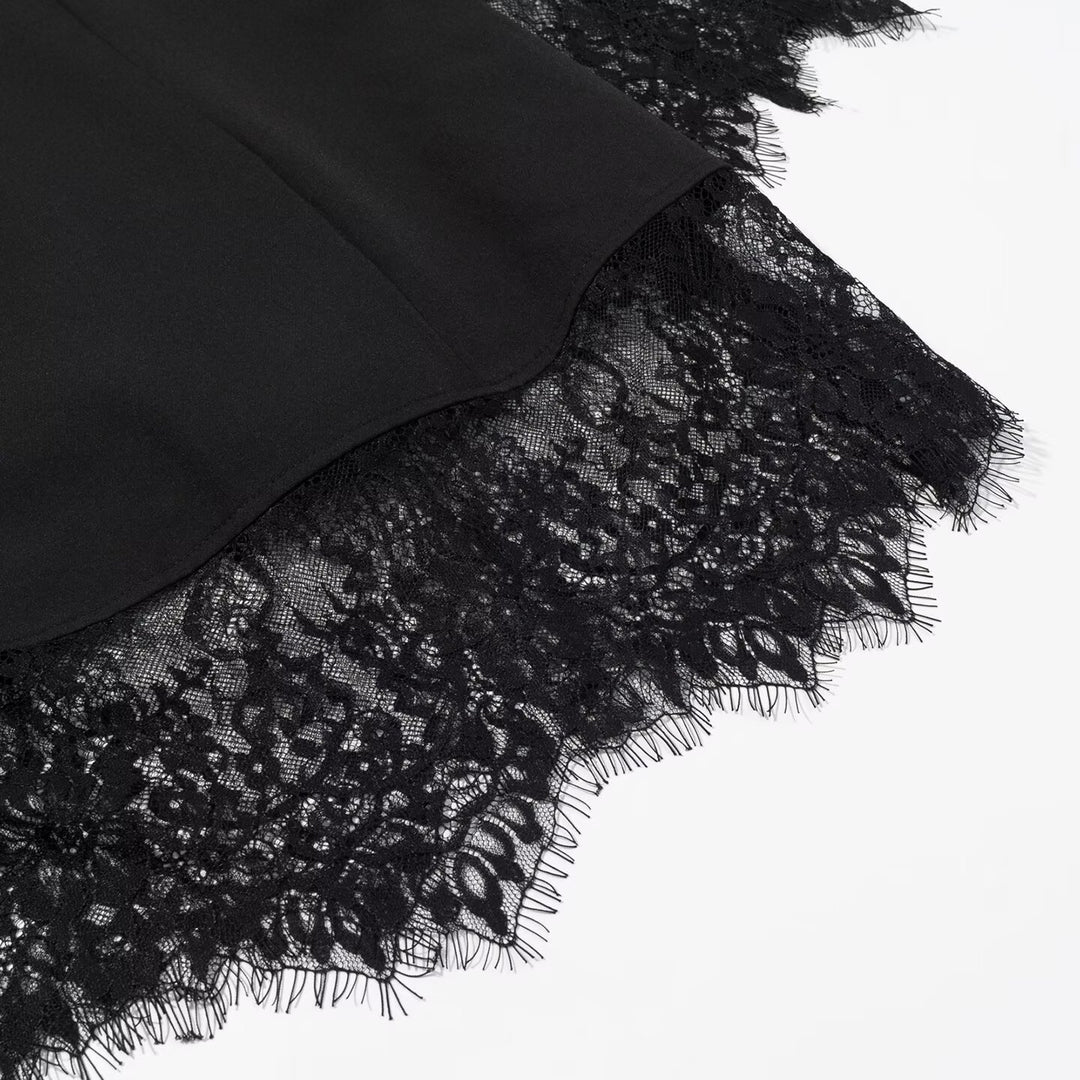 Damen Langarm-Minikleid mit Stehkragen, Cut-outs, goldenen Zierknöpfen und Spitzenbesatz Nord Taschen