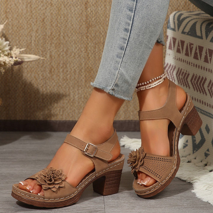 Damen Sandalen mit floralem Dekor und blockiertem Absatz