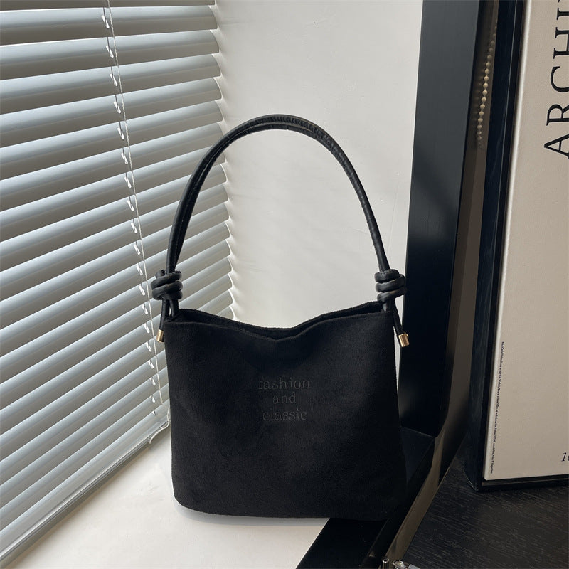 Damen elegante Wildleder-Handtasche mit modischen Akzenten Nord Taschen