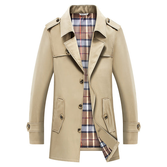 Herren Kurz-Trenchcoat im klassischen Stil mit karierter Innenfütterung, Schulterklappen und Pattentaschen Nord Taschen