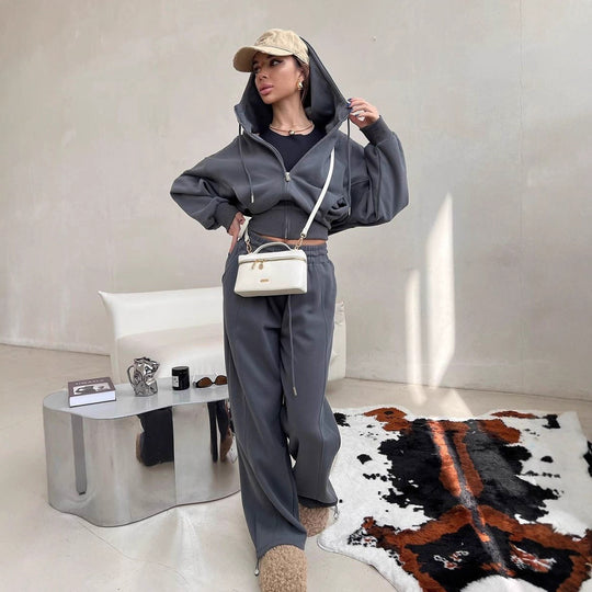 Damen kurzes Kapuzen-Sweatjacke mit Balloonärmeln und elastischer High-Waist Palazzo-Freizeithose Nord Taschen