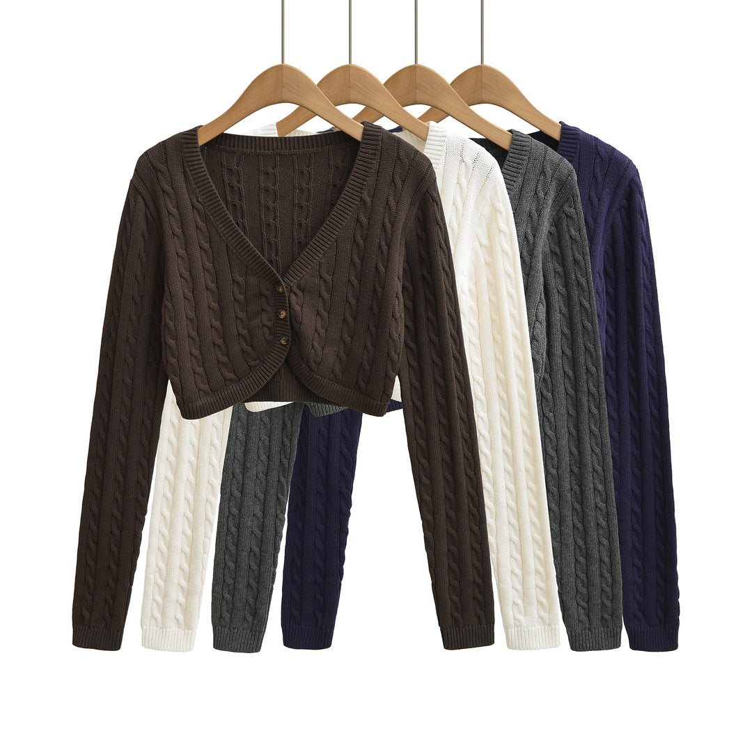 Damen Kurzgeschnittener Zopfstrick-Cardigan mit V‑Ausschnitt und Knopfleiste Nord Taschen