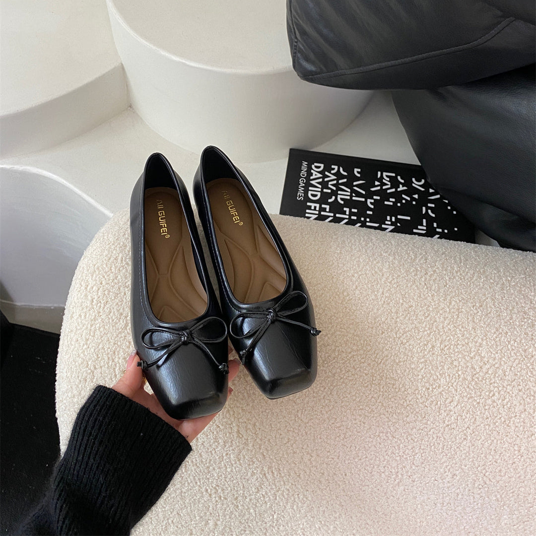 Damen klassisch geschnittene Ballerinas mit zierlichem Schleifenakzent und komfortabler Fußbettung