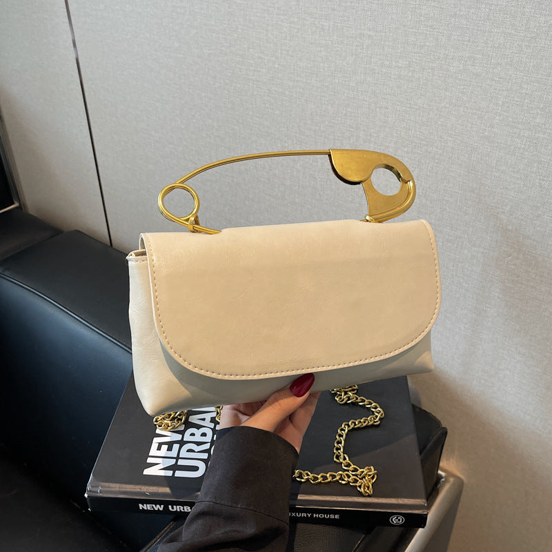 Damen elegante Handtasche mit künstlerischem Metallgriff Nord Taschen