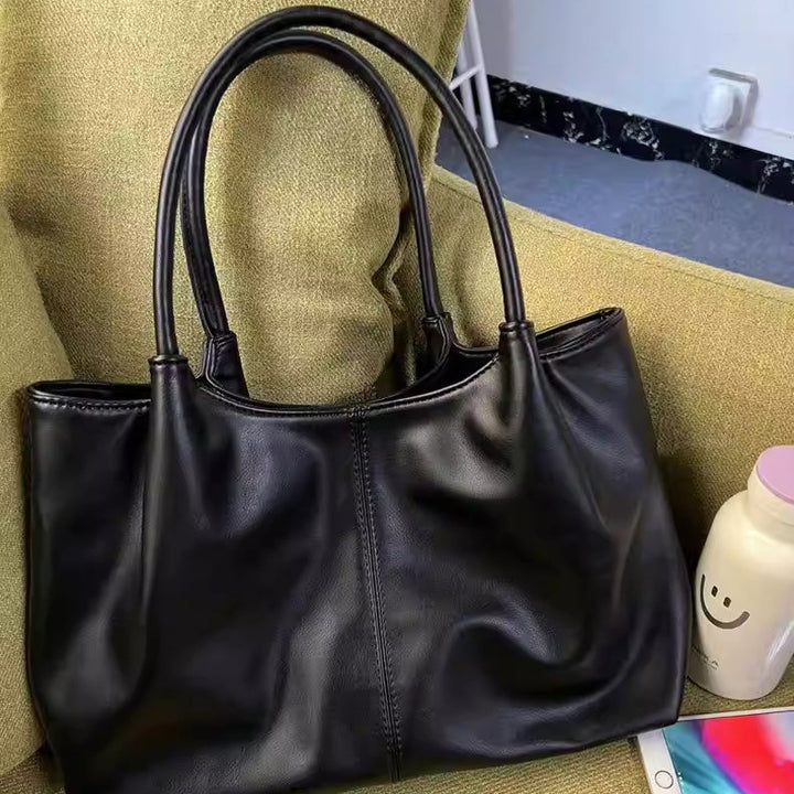 Damen Tragetasche mit elegantem, geräumigem Innenraum und hochwertigen Ledergriffen Nord Taschen