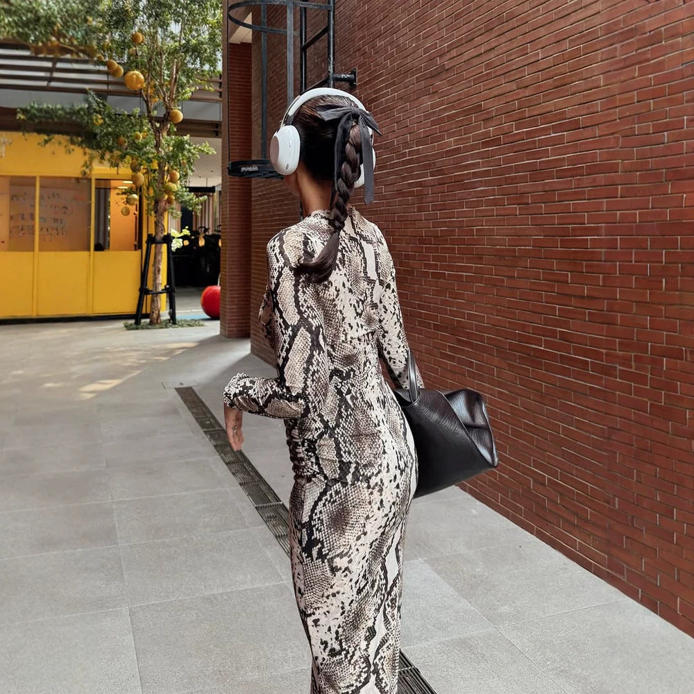Damen Figurbetontes Maxikleid aus Stretch-Jersey mit Schlangenprint und Rundhalsausschnitt Nord Taschen