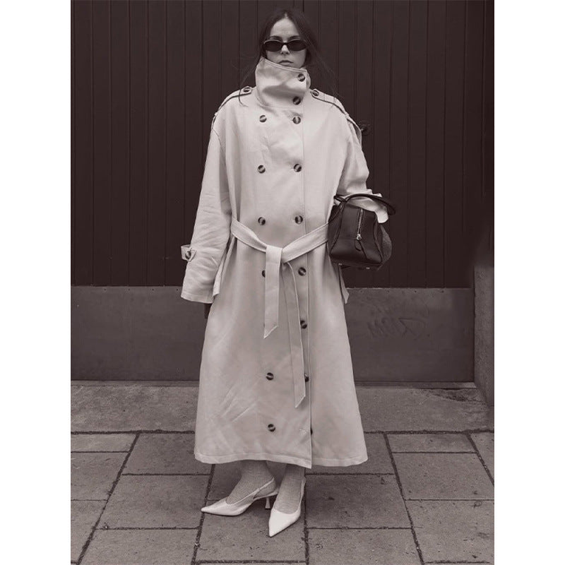 Damen Langer Oversized Trenchcoat mit hohem Stehkragen, Glockenärmeln und Bindegürtel Nord Taschen