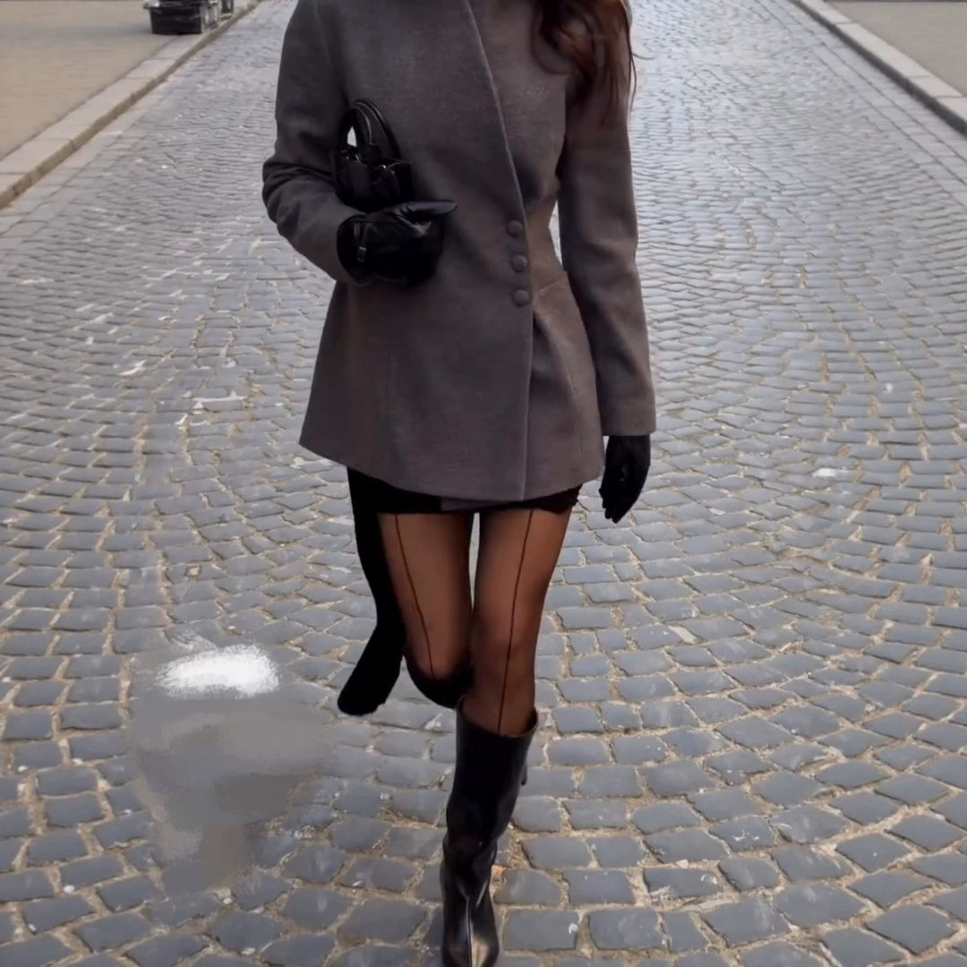 Damen Kurzblazer-Mantel mit asymmetrischer Drapierung und dekorativer Knopfreihe Nord Taschen