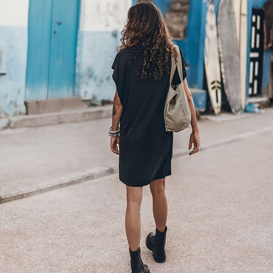 Damen Casual T-Shirtkleid mit seitlichen Schlitzen und lässigem Schnitt Nord Taschen