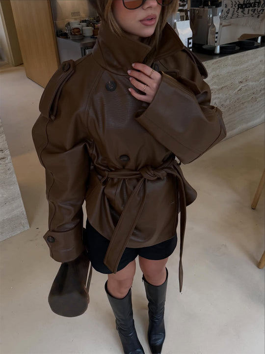 Damen Kurz geschnittener Oversize Lederimitat-Trench mit Taillengürtel und Epauletten Nord Taschen