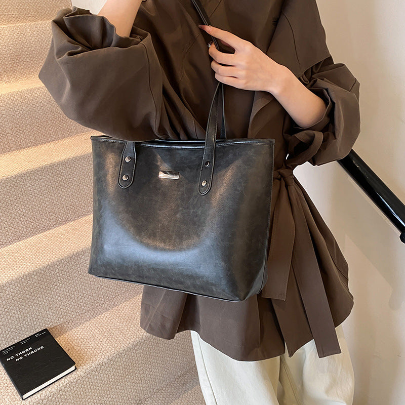 Damen elegante Tragetasche mit hochwertigen Kunstlederdetails Nord Taschen