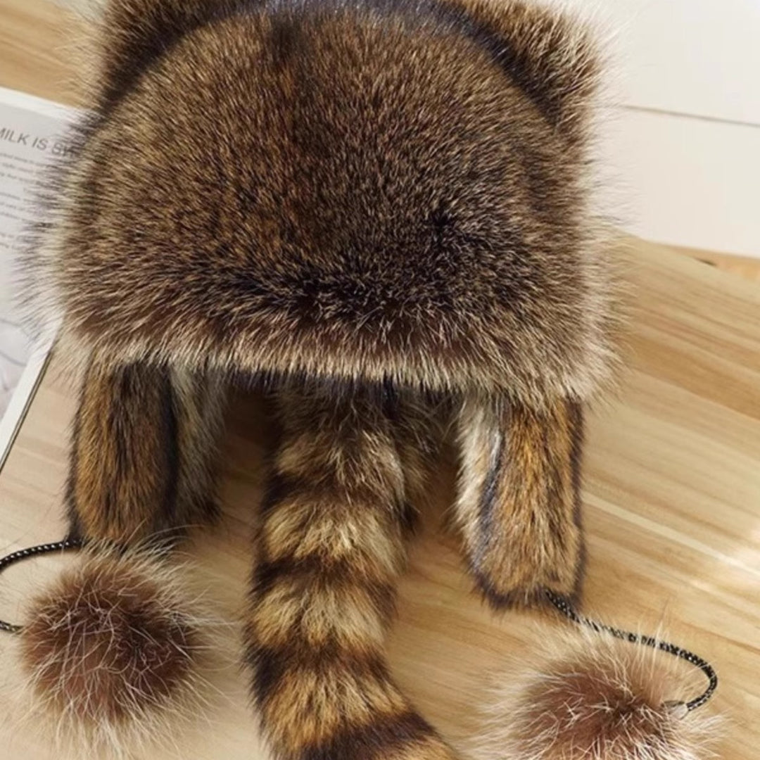 Damen Wintermütze mit Ohrklappen, Bommel und Tierohren aus hochwertigem Kunstfell Nord Taschen