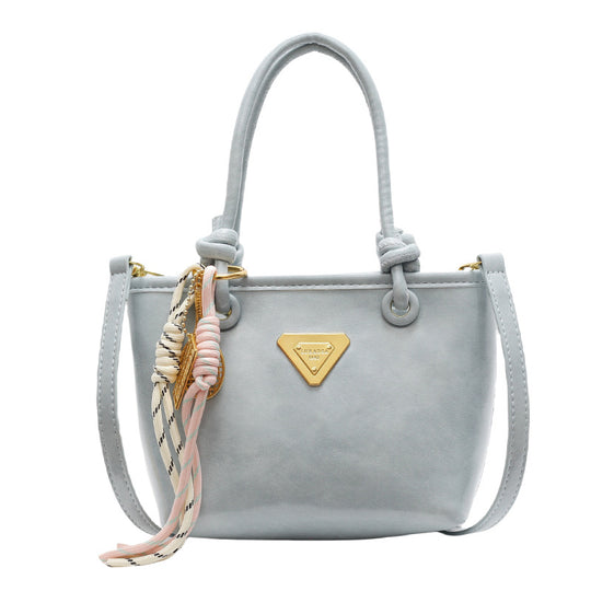 Damen Mini-Handtasche mit edlen Details und praktischem Umhängeriemen | Nord Taschen