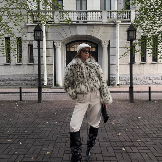 Damen Kurzjacke Bomber aus Kunstfell mit Dalmatiner‑Muster und Stehkragen Nord Taschen