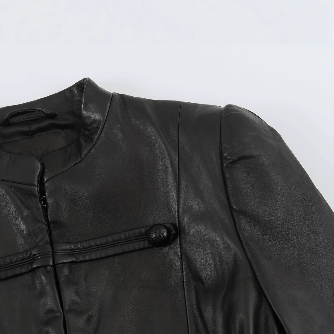 Damen Cropped-Lederoptik-Jacke im militärisch inspirierten Design mit Stehkragen und Zierdöbeln Nord Taschen