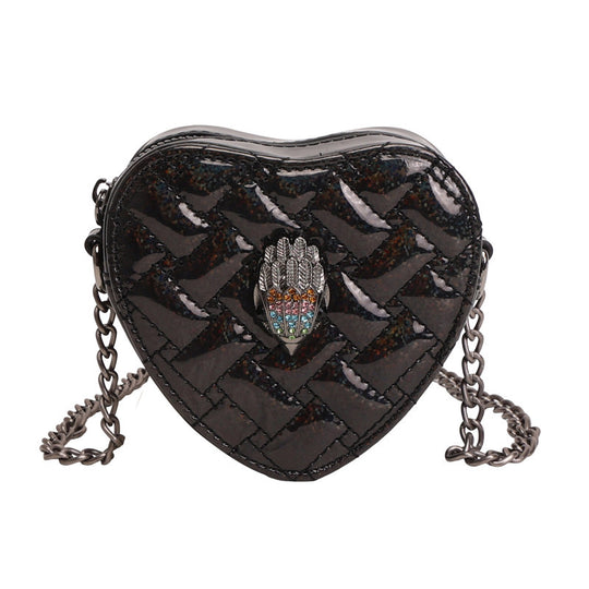 Damen Herzform-Bag mit Glanzoberfläche und exquisitem Anhänger Nord Taschen
