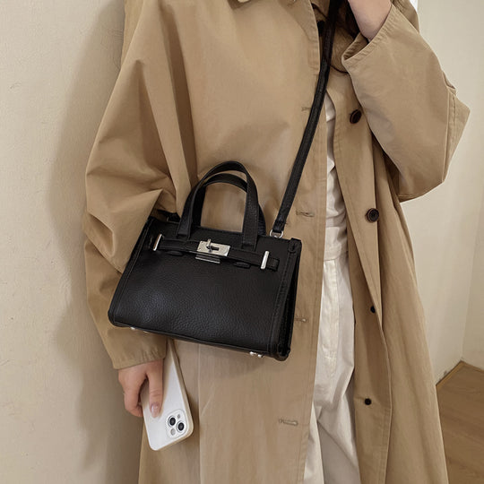 Damen elegante Handtasche mit strukturiertem Kunstleder und geräumigem Innenfach Nord Taschen