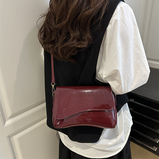 Damen elegante Clutch mit glänzendem Lackfinish Nord Taschen