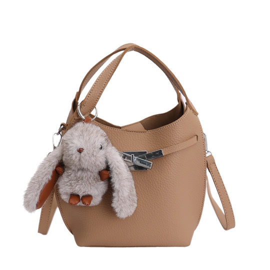 Damen Handtasche mit abnehmbarem Plüschanhänger Nord Taschen