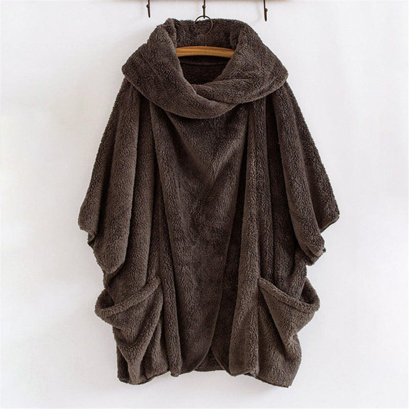 Damen Oversize Kuschel-Poncho mit großem Schlauchkragen und Kängurutaschen Nord Taschen