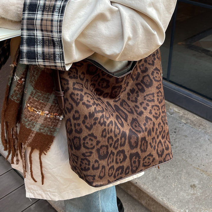 Damen Hobo-Tasche mit elegantem Leopardenmuster und praktischem Schultergurt Nord Taschen