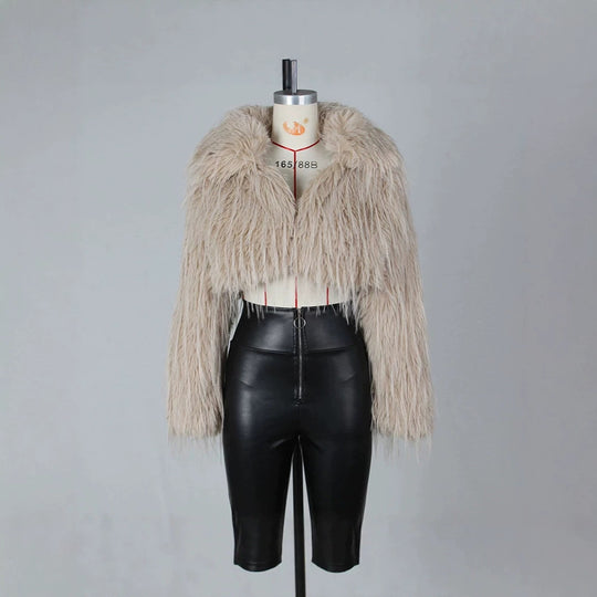 Damen Flauschiger Cropped-Bolero aus Hochflor-Kunstpelz mit spitzem Revers Nord Taschen