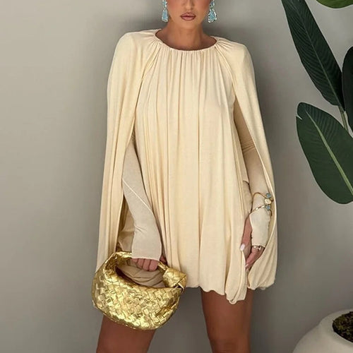 Damen Plissiertes Cape-Minikleid mit Rundhalsausschnitt und weiten Cape-Ärmeln Nord Taschen