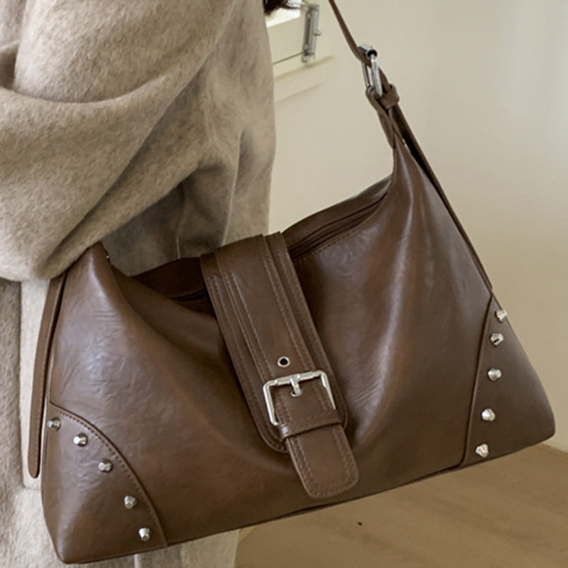 Damen Schultertasche mit schickem Schnallenverschluss und Nietenakzenten Nord Taschen