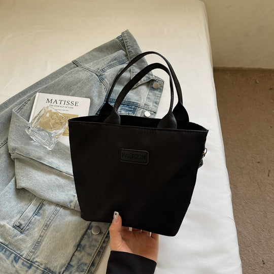 Damen Schultertasche mit minimalistischem Design und praktischem Innenfach Nord Taschen