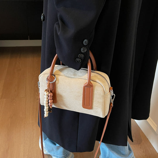 Damen Vintage-inspiriertes Handtaschenmodell mit abnehmbarem Anhänger Nord Taschen