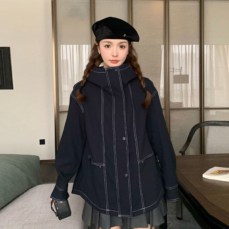 Damen Kurzjacke mit hohem Stehkragen, kontrastierenden Ziernähten und kastiger Oversize‑Silhouette Nord Taschen