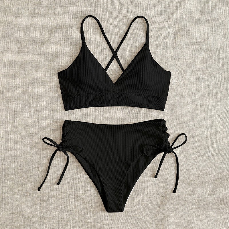 Damen Bikini-Set mit verstellbaren Trägern und raffinierten Schnürdetails