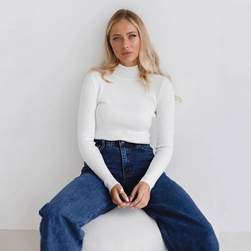 Damen Kurzgeschnittener Rippstrick‑Rollkragenpullover mit taillierter Passform Nord Taschen