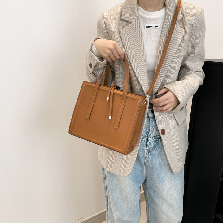 Damen elegante Handtasche im minimalistischen Design mit abnehmbaren Trageriemen Nord Taschen
