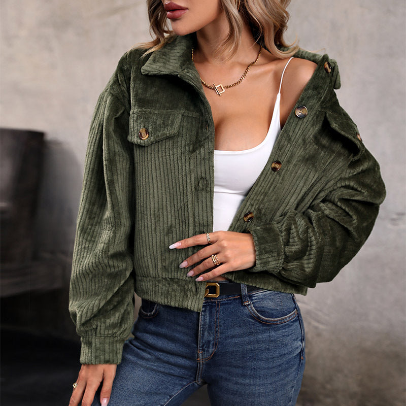 Damen Cordjacke im lässigen Schnitt mit zwei Brusttaschen und modischer Knopfleiste