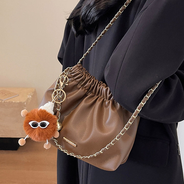 Damen Beuteltasche mit elegantem Faltendesign und charmanten Details Nord Taschen