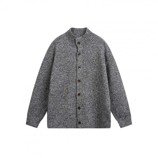 Unisex Grobgestrickte Oversize-Strickjacke mit Stehkragen und durchgehender Knopfleiste Nord Taschen